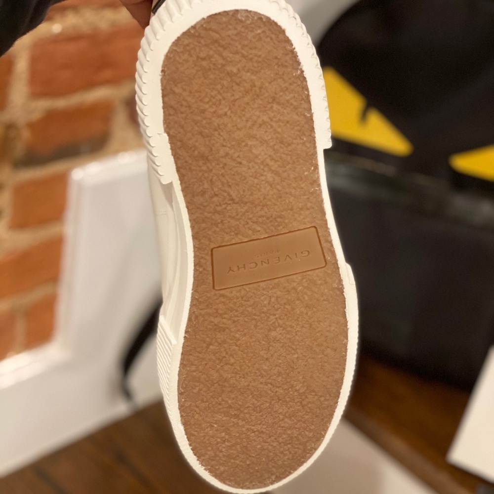 GIVENCHY TENNIS SHOES 100% Authentic - Picture 4 of 7